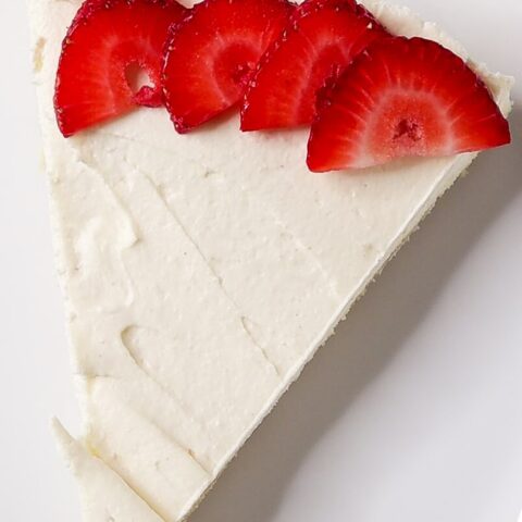 keto no-bake cheesecake with strawberries