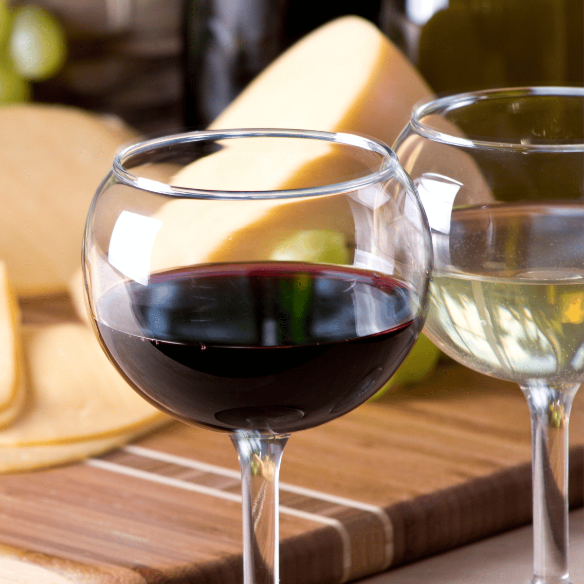 14 Best Keto Wines (Low Carb Guide To Wine)
