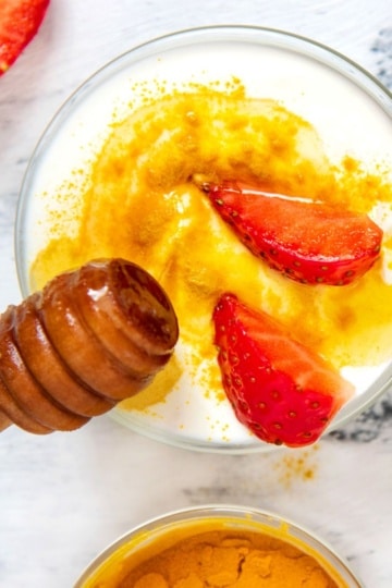 Easy Anti Inflammatory Breakfast Ideas like honey turmeric yogurt bowl