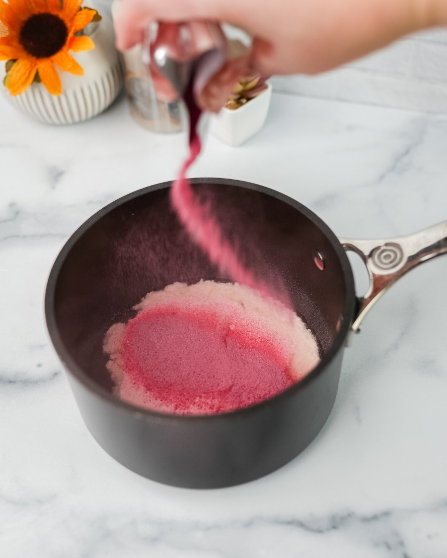 how to make Keto Strawberry Gummies in a saucepan