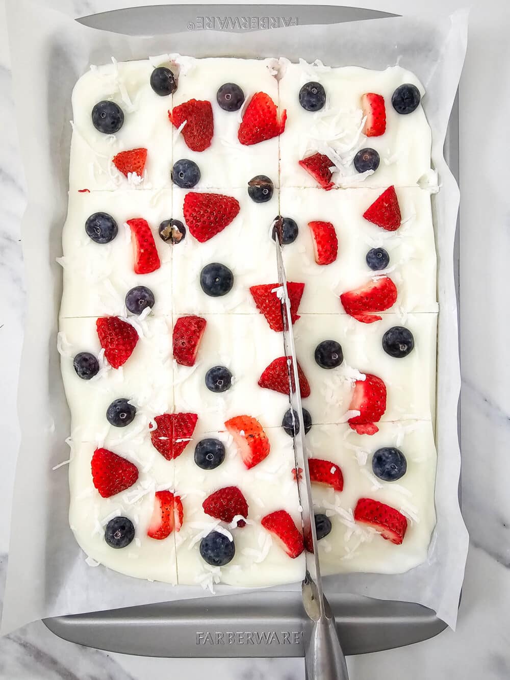 cutting the yogurt bark